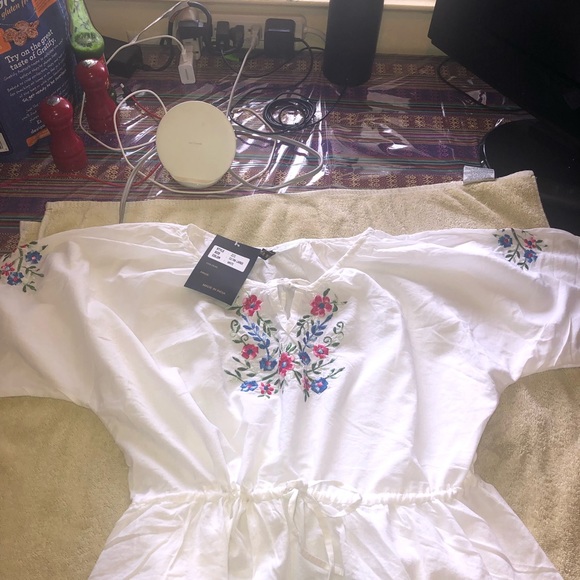 Beautiful blouse - Picture 2 of 8